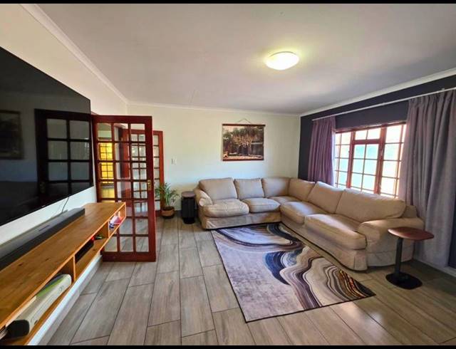 5 BEDROOM HOUSE FOR SALE IN BLUE GILL